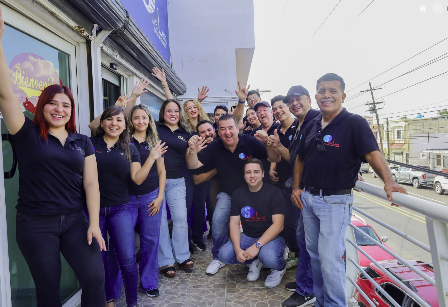 Equipo de Silvalum en la sucursal